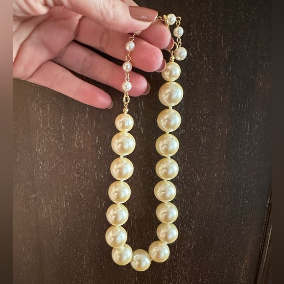 Elegant Gold and Pearl choker - Picture 3 of 7